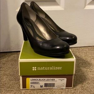 Vintage Naturalizer Black Leather Heels-Lennox